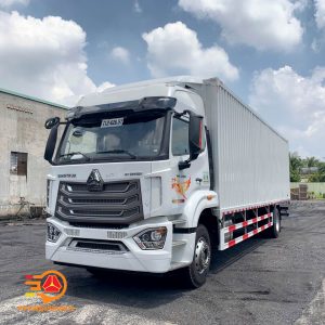 Xe Tải Howo NX220 Thùng Kín 8 Tấn Dài 9.8M 1 Cửa Hông